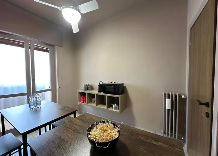 Nicodemo12 & Posto Auto 아파트 바리